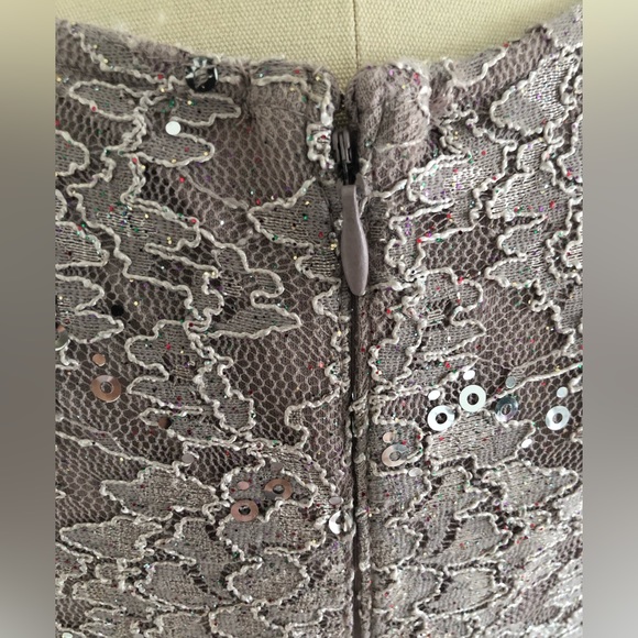 TAHARI beige lace sequin evening gown. - Picture 11 of 13